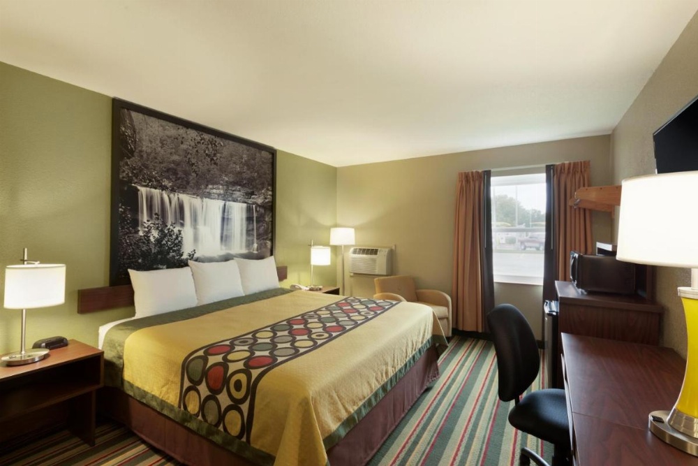 Queen Room - Mobility Access/Non-Smoking