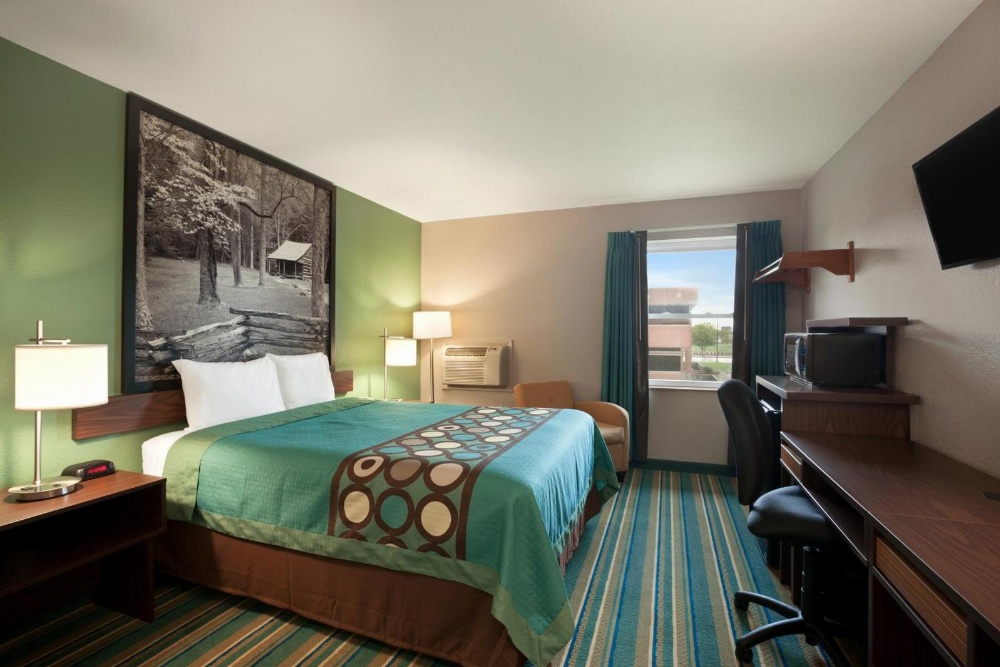 Super 8 by Wyndham Tuscola Main image
