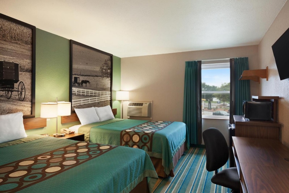 Super 8 by Wyndham Tuscola Main image
